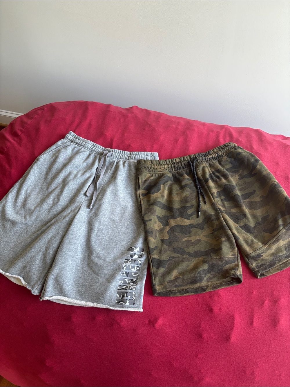 Men's Gray and Camo Drawstring Sweat Shorts Size Medium
